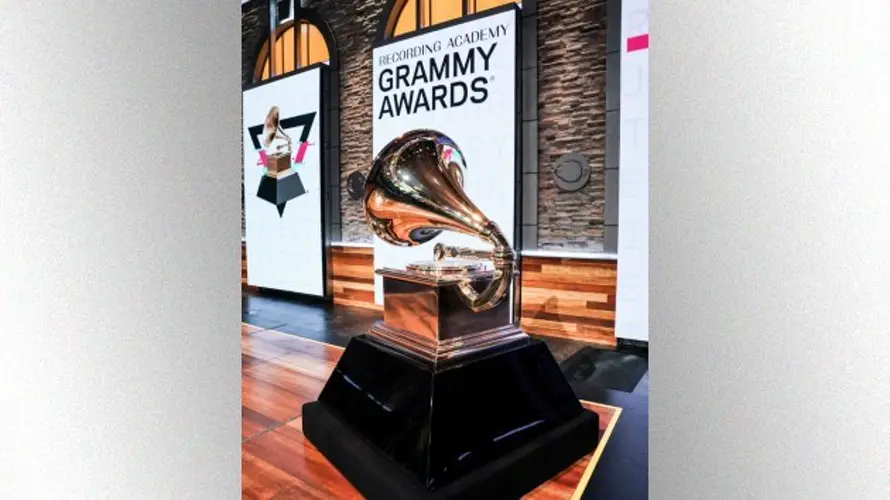 Blake and Gwen to duet on "Nobody But You" at the Grammys