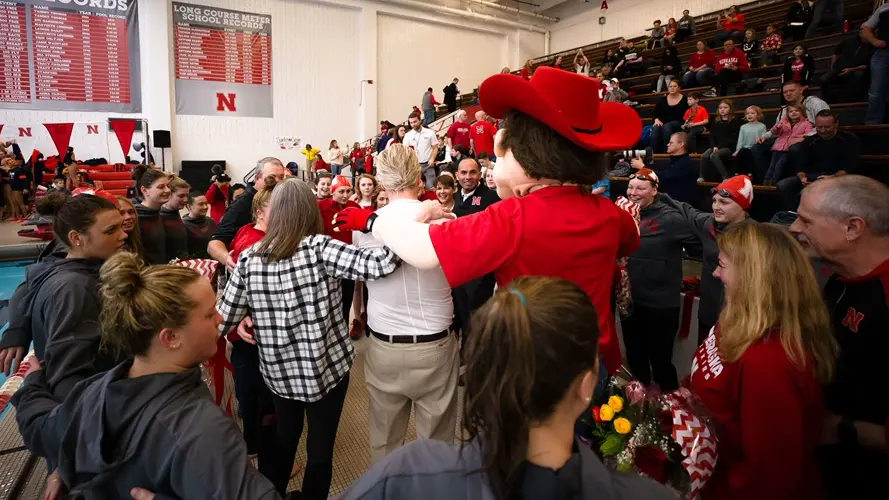 Huskers Roll Past Illini on Senior Day