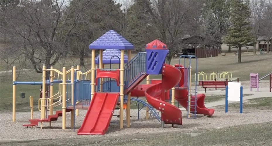 Scottsbluff closes park playground equipment