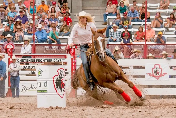 Lei burial honors 1908 Cheyenne Frontier Days roping champ