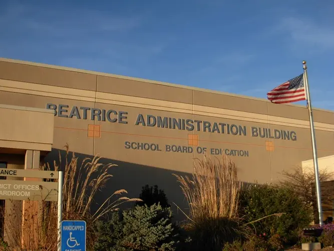 Beatrice School Board Approves Contracts, Discusses Graduation Event