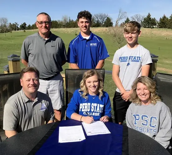 Brooklyn Brenneis Signs with Peru State Golf