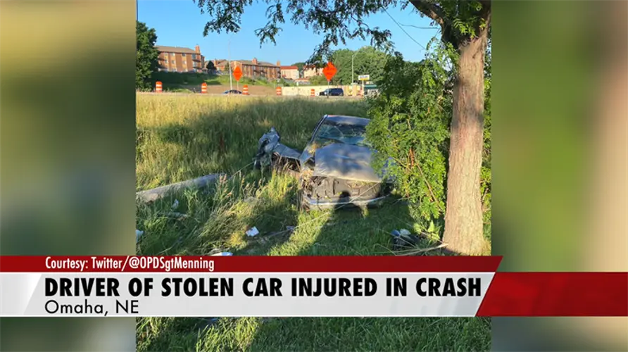 One injured in Omaha car accident