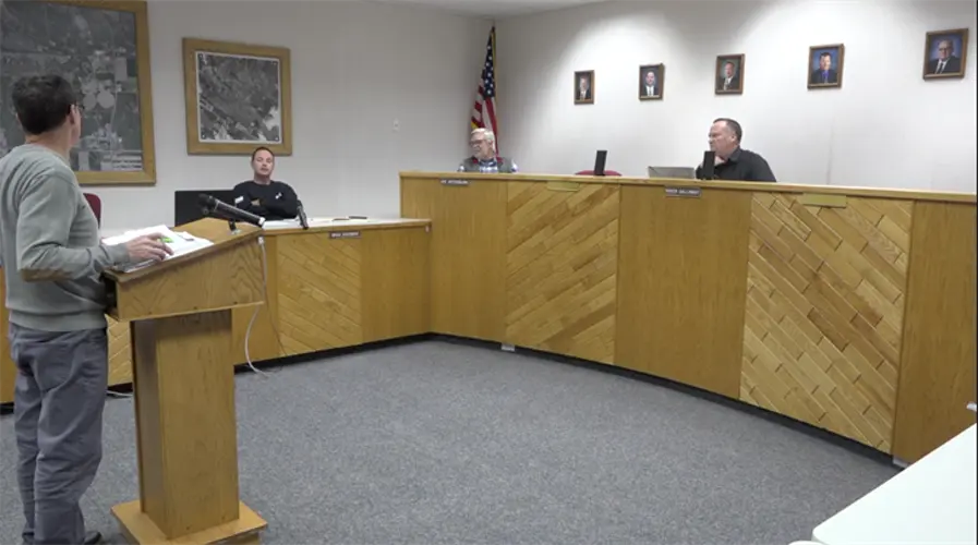 Sidney officials discuss putting  traffic light at intersection of Pole Creek and Fort Sidney road