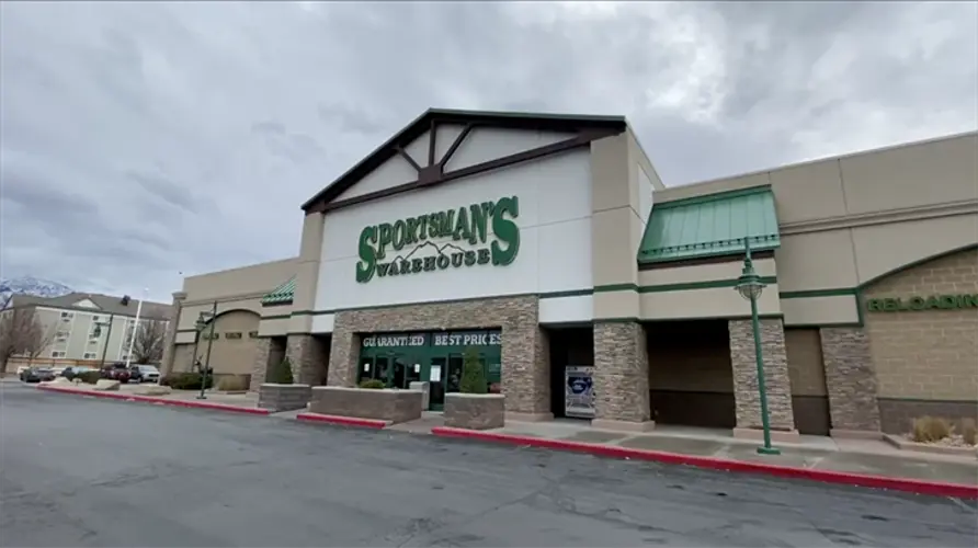 Bass Pro/Cabela’s acquiring Sportsman’s Warehouse and its 112 stores