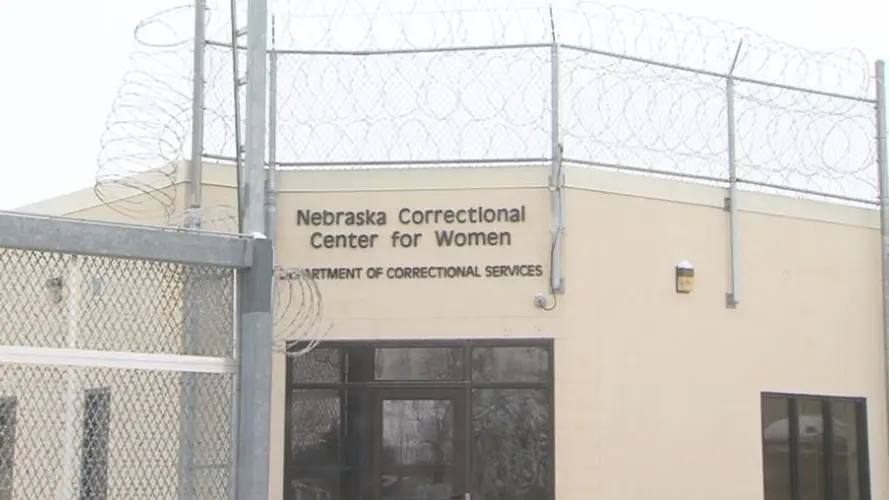 Nebraska prison inmate sues for right to get abortion