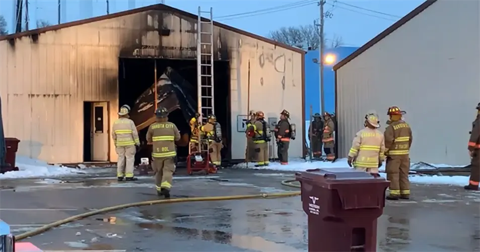 South Sioux City building destroyed in fire