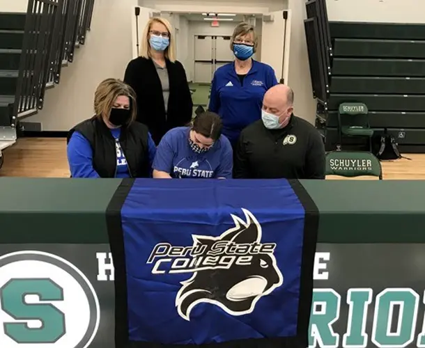 Schuyler's Carly Johnson Signs to Golf for Peru State