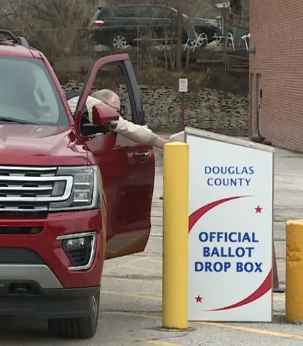 Early voting in Omaha mayor's race off to slow start