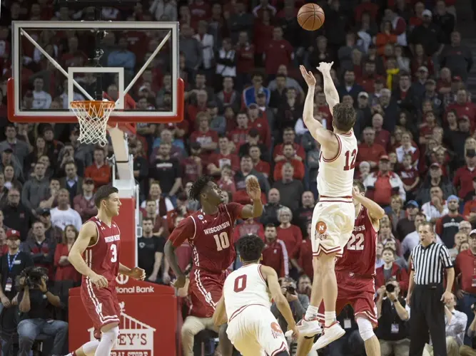 Former Husker basketball player signs with NFL's Seahawks
