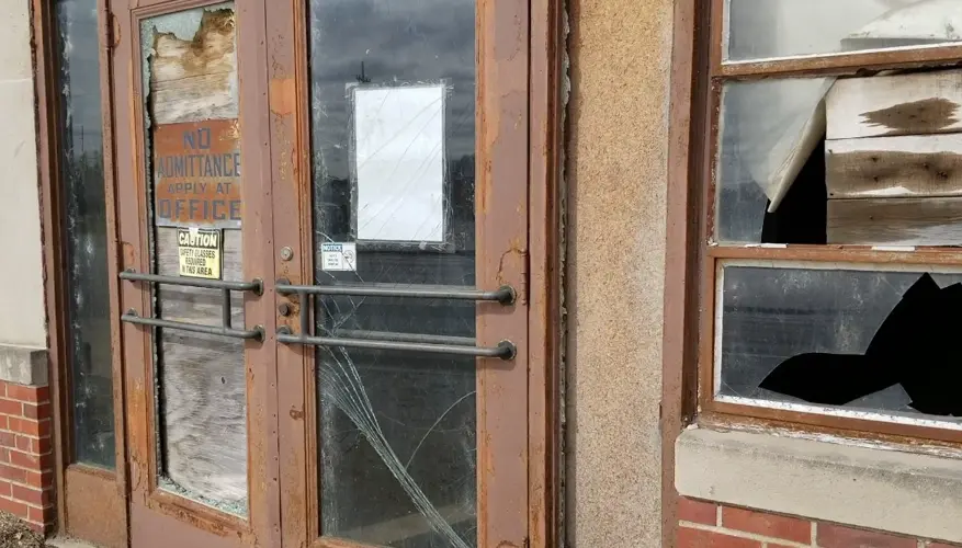 Lincoln pair arrested for burglarizing vacant Dempster Plant, in Beatrice