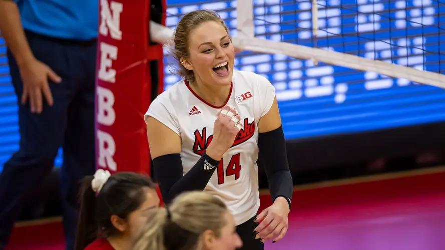 Huskers Top Texas to Win Austin Regional