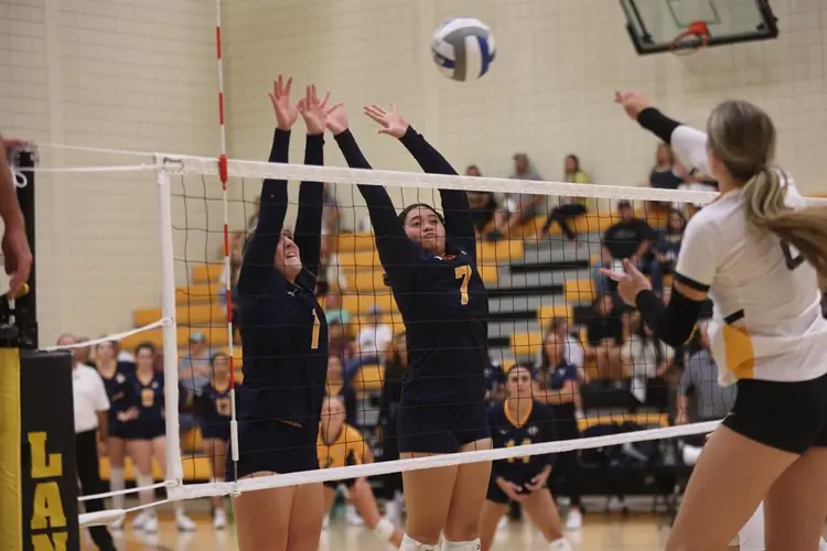 No. 5 WNCC volleyball sweeps EWC for 11th win