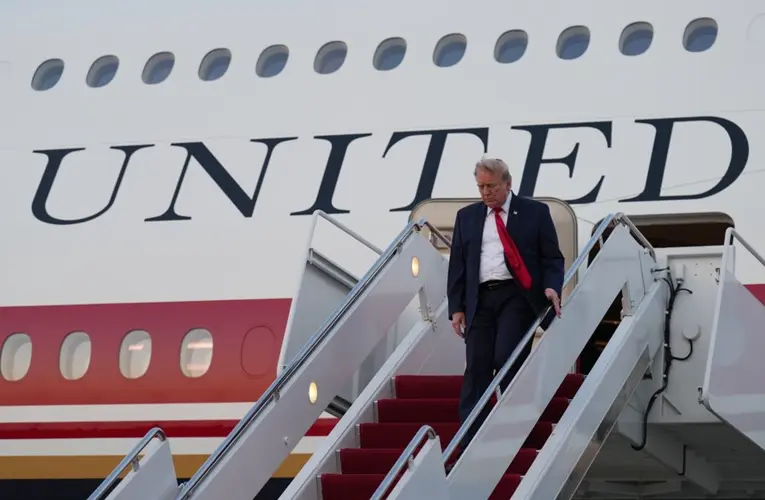 White House: Trump to fly old Air Force One for about a month as Qatari-gifted jet gets 'upgrades'