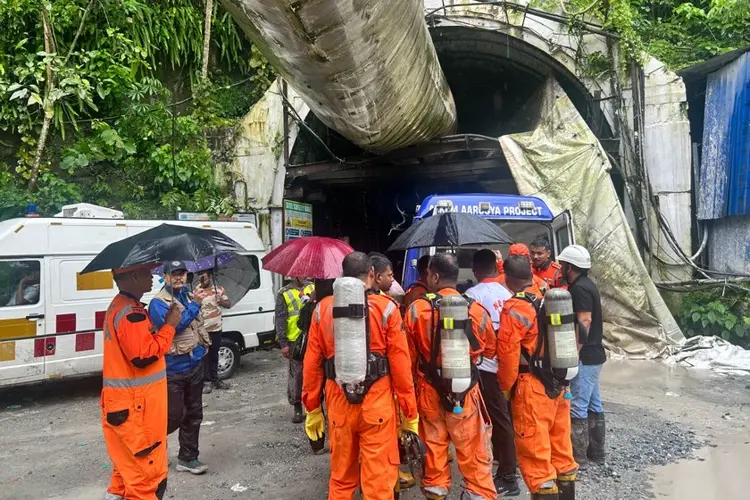 Explosion in tunnel at Indian hydropower project leaves 10 dead and 17 missing