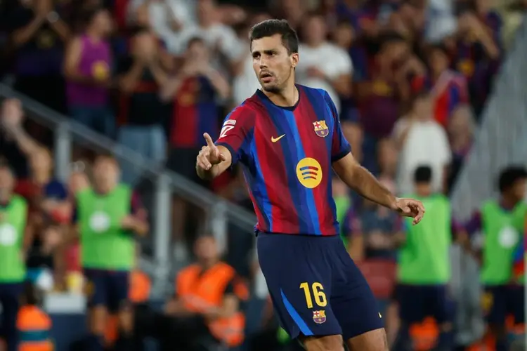 Rodri debuts with Barcelona as fans show support for Catalonia. Chelsea wins in League Cup