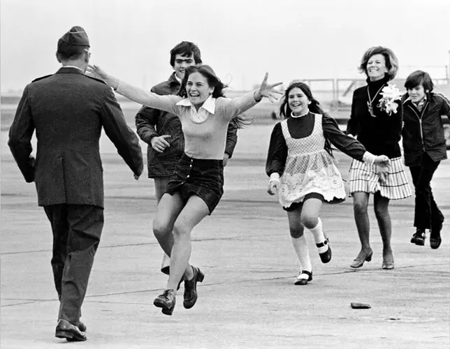 Sal Veder, Pulitzer Prize-winning AP photographer who shot iconic 'Burst of Joy,' dies at age 99