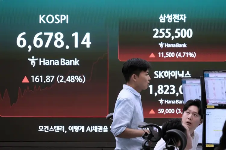 Asian shares mostly gain and South Korea and Japan recover some losses from AI stock sell-offs