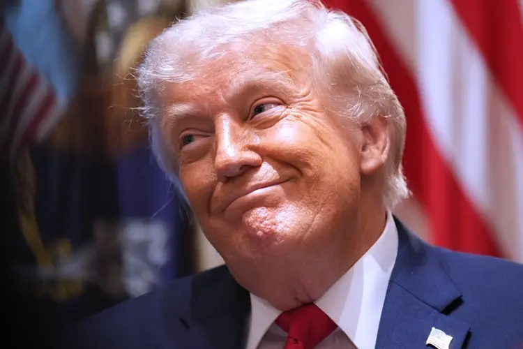 Trump plays mayor at Cabinet meeting, showcasing his DC renovations