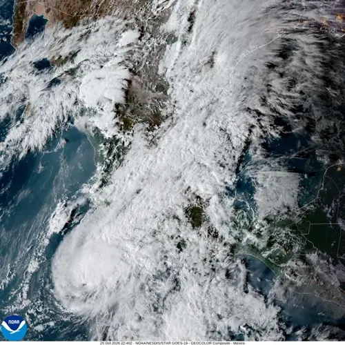 Vance no longer a hurricane but as a tropical storm still threatens Mexico's Pacific coast