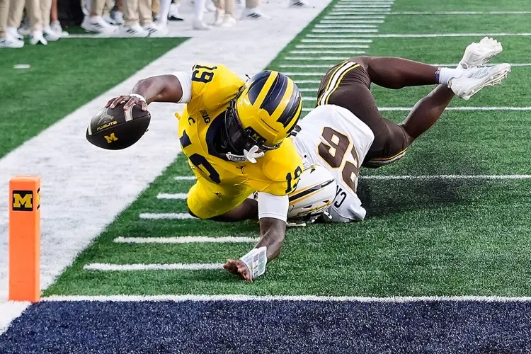 Wait just a second: No. 16 Michigan catches second-chance Hail Mary, survives scare vs WMU
