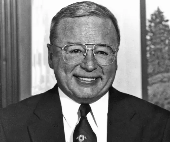 Former Hastings College president passes away at 86