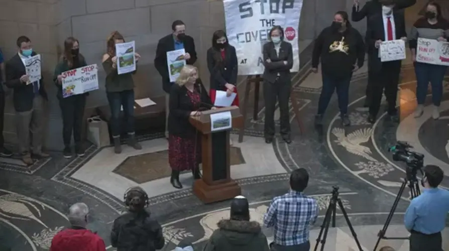 Citizens, politicians protest AltEn cleanup