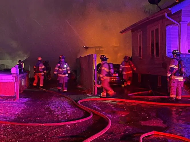 Grand Island fire destroys garage