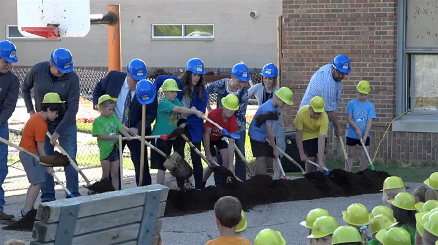 Elm Creek breaks ground on new elementary school building
