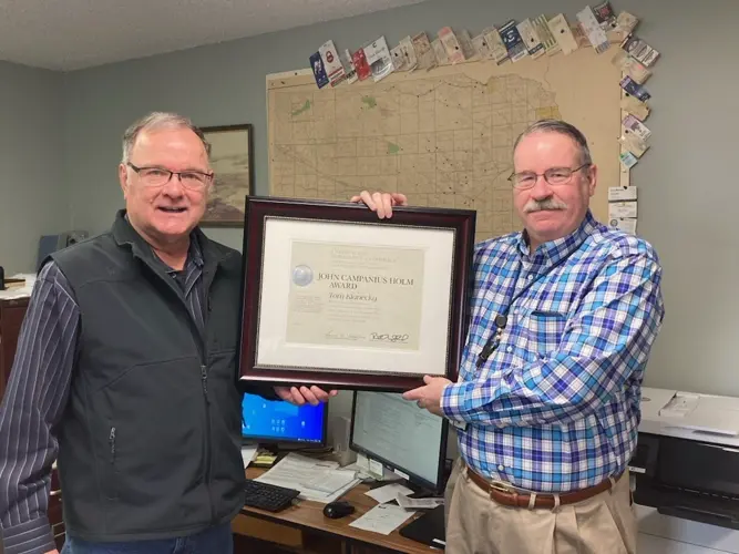 Ord man receives prestigious National Weather Service award