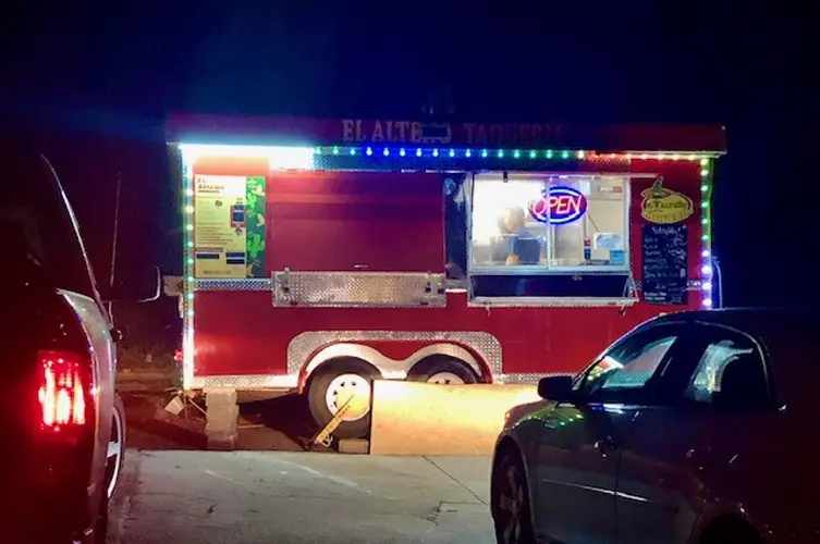 Nebraska lawmaker revives attempt to support, streamline permits for food trucks