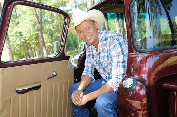 Country artist Neal McCoy rounds out Adams County Fairfest lineup