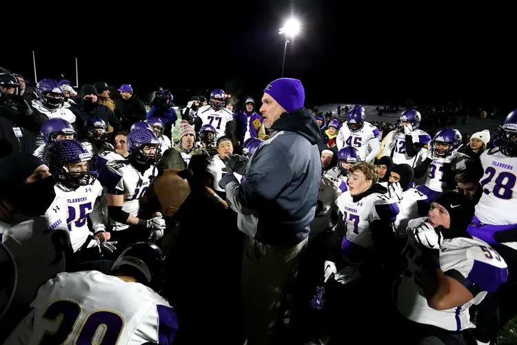 Longtime Grand Island coach announces retirement