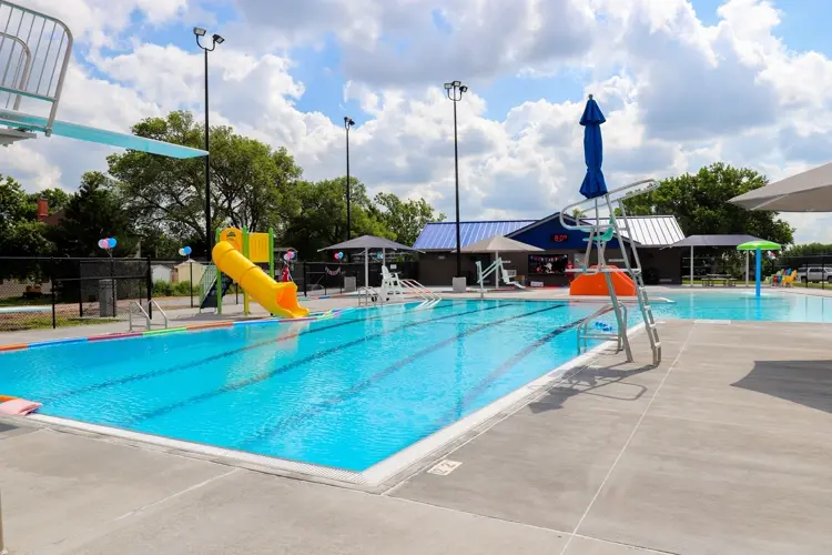 Blue Hill Aquatic Center to honor Hastings Aquacourt season pass holders