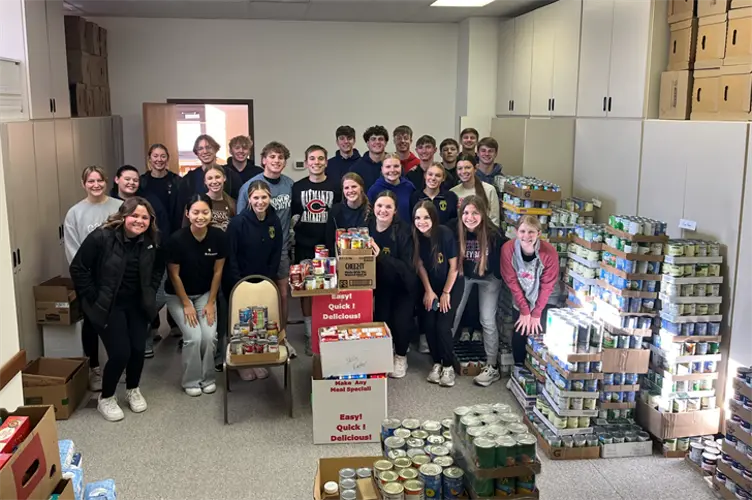 Cozad students raise tons of food for local pantry