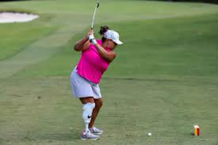 Rare disease cost a Nebraska woman her leg. Now she’s competing for a national golf championship.