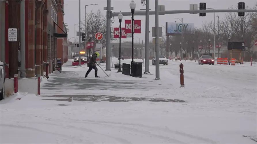 Lincoln misses worst of snow, can't escape dangerous wind chill