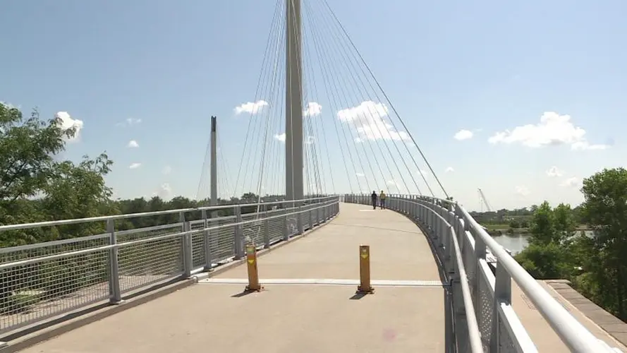 Omaha to show support for Ukraine by lighting Bob Kerrey bridge in blue, yellow