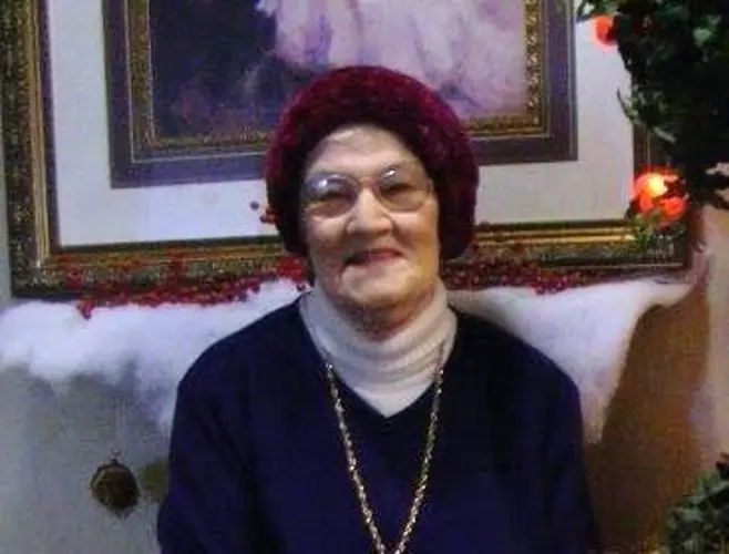 Art show honors late Valentine woman’s creative legacy