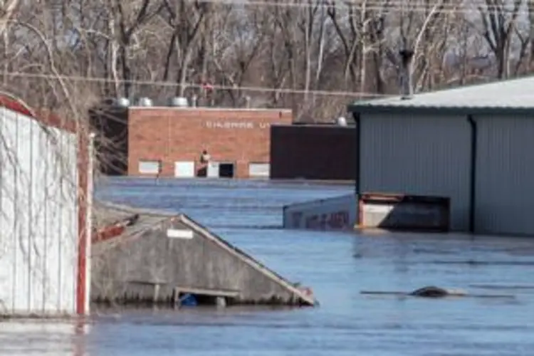 Flows from Gavins Point Dam decrease, but Missouri River below Omaha continues to gain