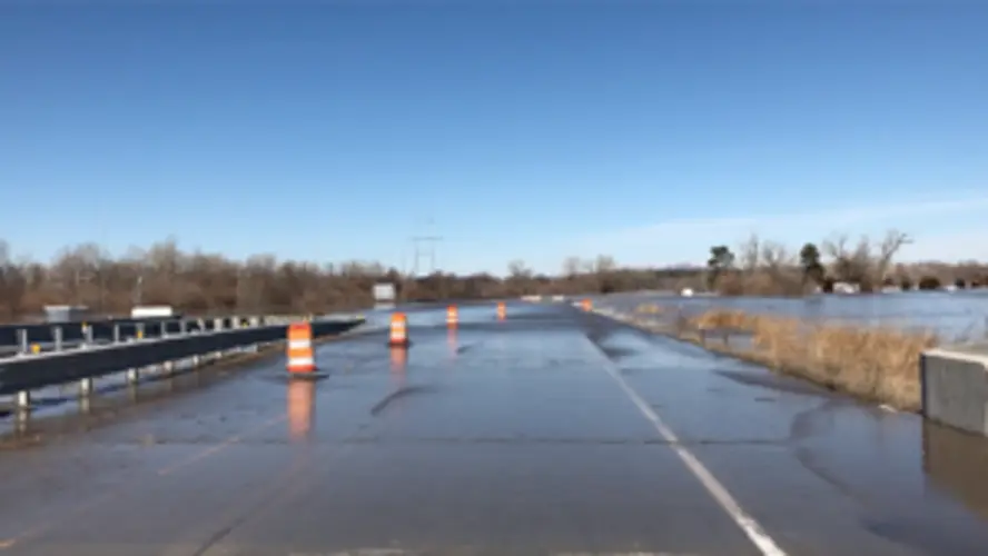 Repairs continue on U.S. Highway 75 south of U.S. 34