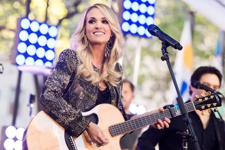 Nebraska native is suing Carrie Underwood, NFL over 'Sunday Night Football' song
