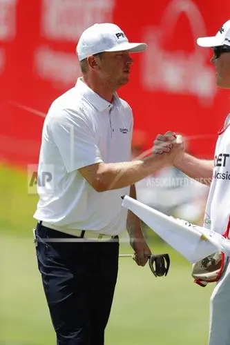 Scottsbluff native Nate Lashley leads Rocket Mortgage Classic