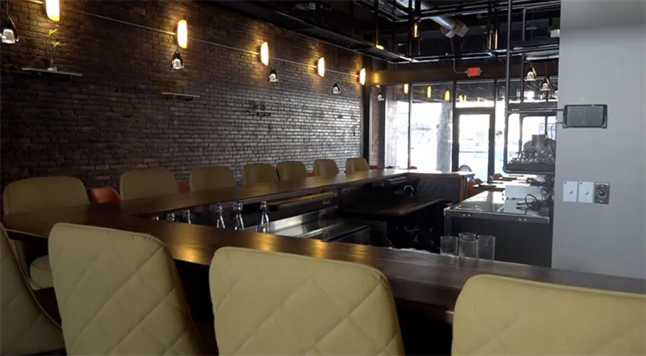 411 Restaurant and Lounge Now Open