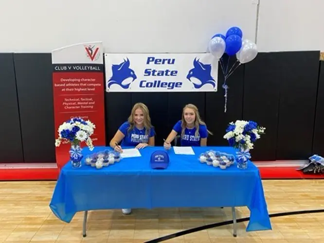 Peru State Signs Bountiful Utah VB Players