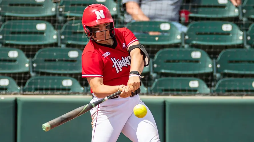 Huskers Fall in Opener at Northwestern