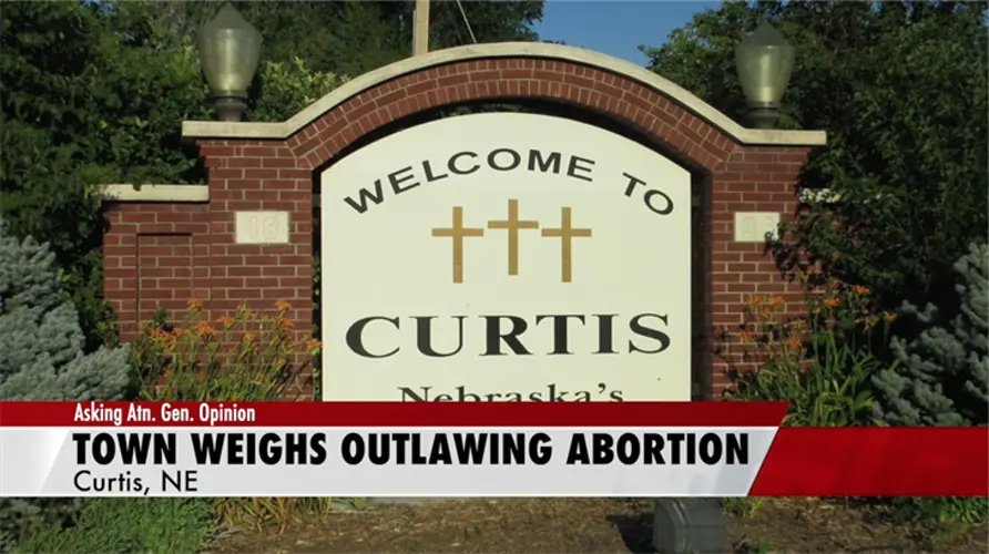 Curtis considers outlawing abortion