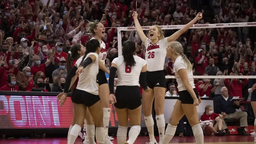 Huskers Deliver Senior Night Sweep of Penn State