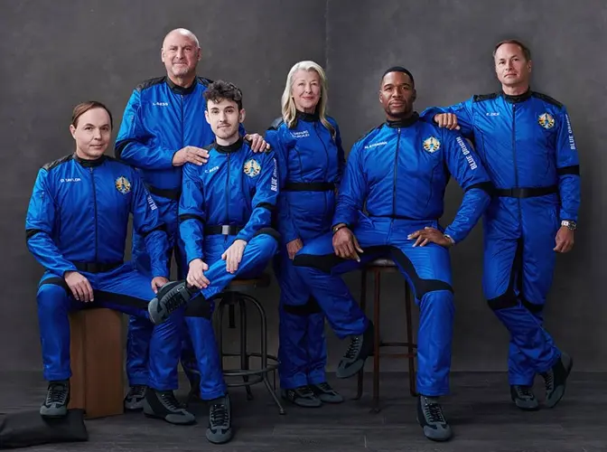 NFL, TV’s Strahan flies in space with astronaut’s daughter