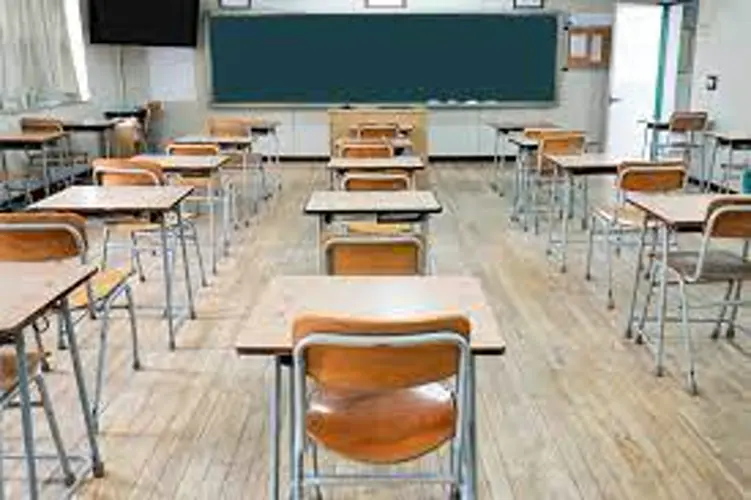 Schools canceling classes to combat illness and staffing shortages